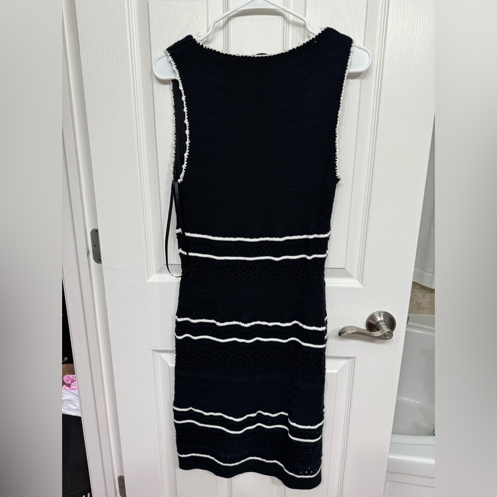 Abercrombie & Fitch Black White Crochet Style V Neck M - Picture 6 of 7